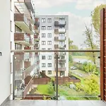 Grzegorzecka Family With Balcony & Parking Cracow By Renters Apartmán *