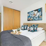 Apartmán Grzegorzecka Family With Balcony & Parking Cracow By Renters Krakov