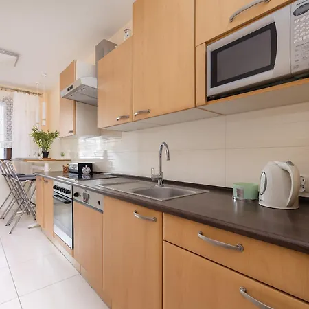 Grzegorzecka Family With Balcony & Parking Cracow By Renters Apartament *