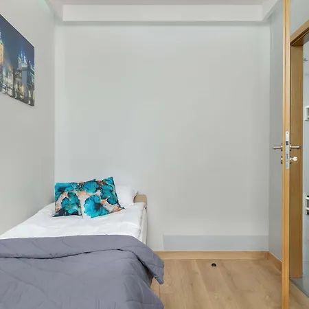 아파트 Grzegorzecka Family With Balcony & Parking Cracow By Renters 크라쿠프