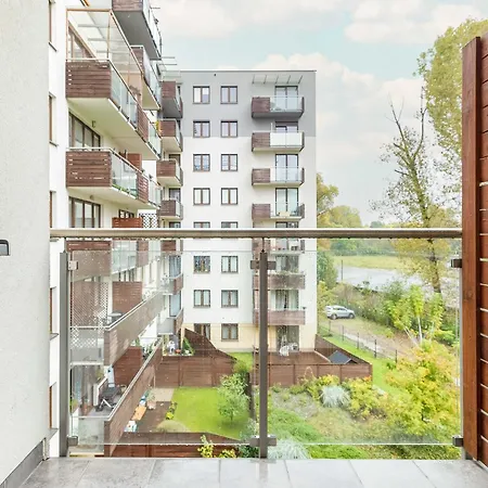 Grzegorzecka Family With Balcony & Parking Cracow By Renters 아파트 *