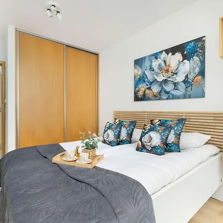 아파트 Grzegorzecka Family With Balcony & Parking Cracow By Renters 크라쿠프