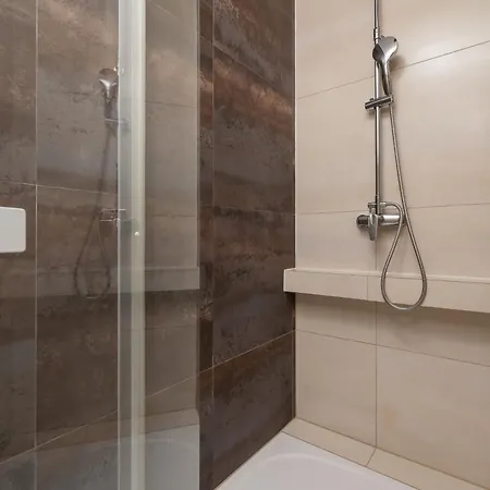 아파트 Grzegorzecka Family With Balcony & Parking Cracow By Renters 크라쿠프