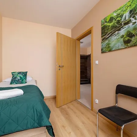Grzegorzecka Family With Balcony & Parking Cracow By Renters Apartmán
