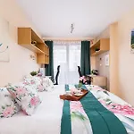 Grzegorzecka Family With Balcony & Parking Cracow By Renters *