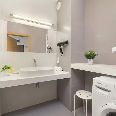 Grzegorzecka Family With Balcony & Parking Cracow By Renters * Krakow