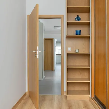 Apartment Grzegorzecka Family With Balcony & Parking Cracow By Renters