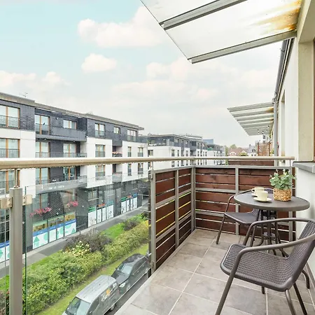 Grzegorzecka Family With Balcony & Parking Cracow By Renters アパート