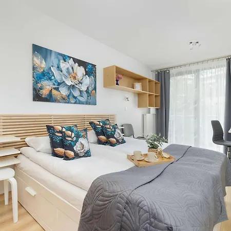 Grzegorzecka Family With Balcony & Parking Cracow By Renters アパート クラクフ